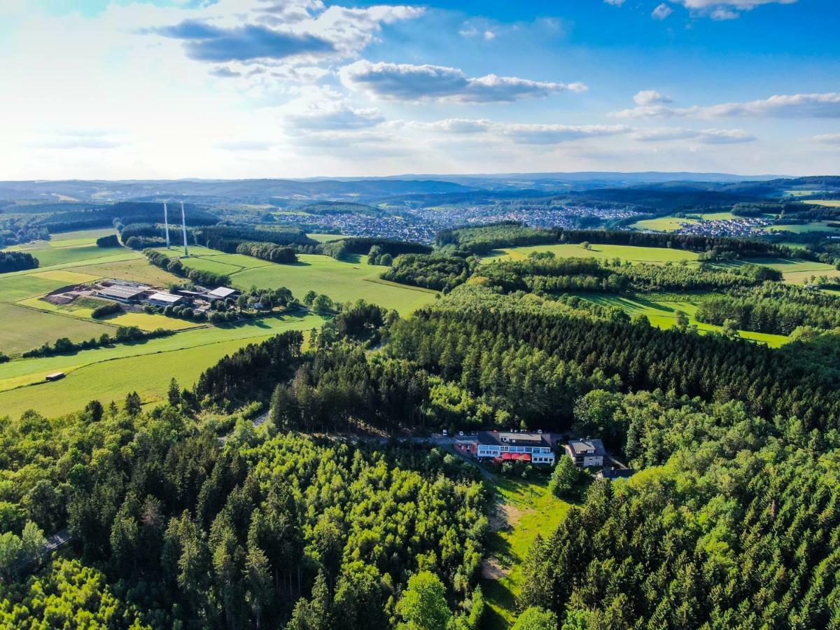Hotel Landhaus Berghof Wenden  Екстериор снимка